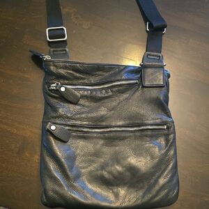 Elegant Black Leather Messenger Bag